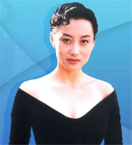 看了利智年轻的样子,才明白为何李连杰为了她可以不要命!