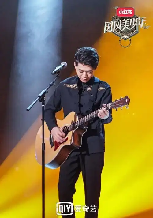 国风美少年贾昱贰婶同台对决竞争激烈