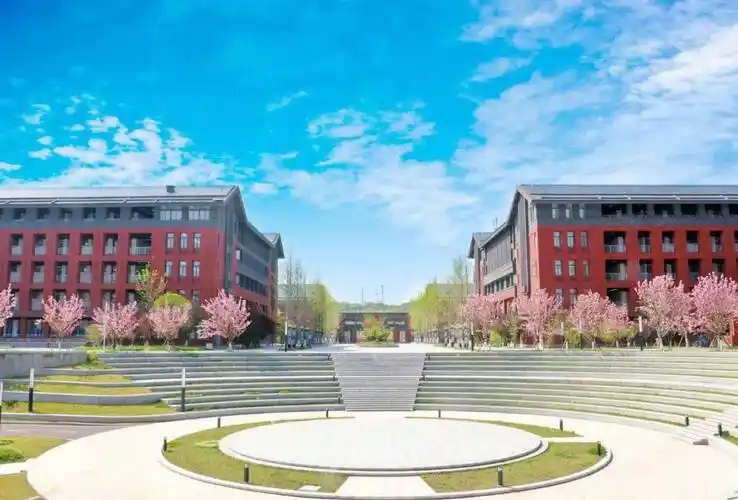 号外明天1640中央民大附中贵阳学校探校直播邀您一起云游校园