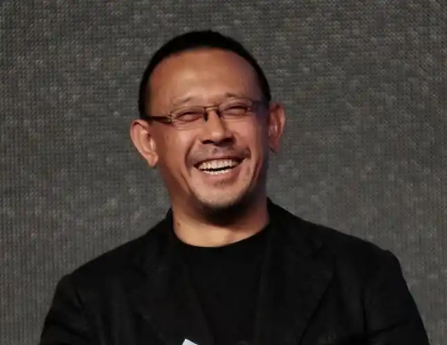 04年姜文和导演大动干戈竟是因为女星周韵突然化了浓妆