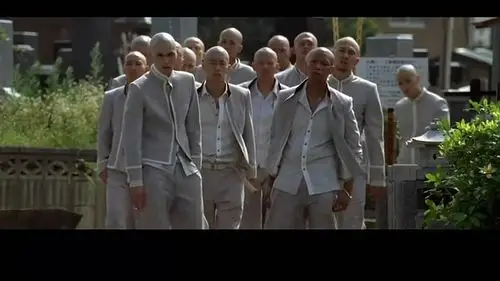 弱爆了==……但看到一大群男生的时候,本能地就想到了热血高校里