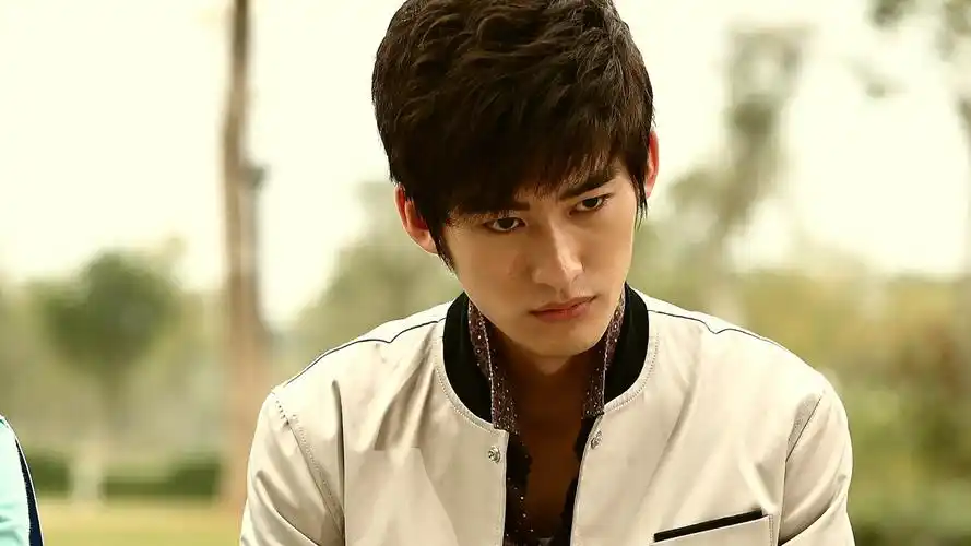 张翰特写精美图集_帅气大男生张翰_明星图片_