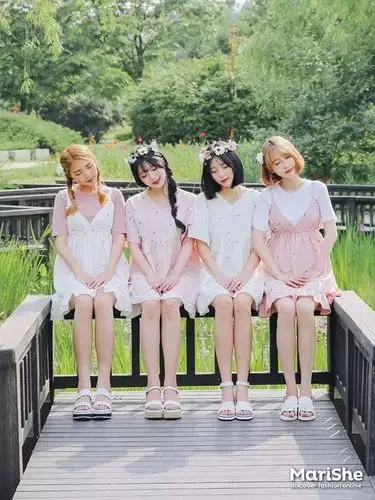 4人姐妹照拍法原来可以这样拍