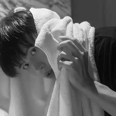 男头黑白真人头像高冷帅气图片_男生头像_头像屋