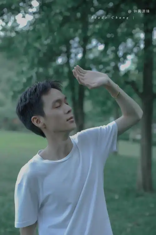 一组摄影小白拍摄的森系男孩写真