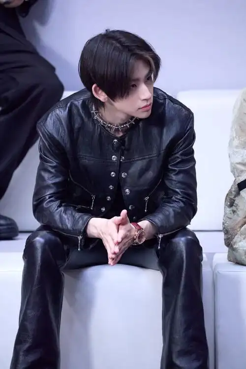 小鬼王琳凯超话#说唱梦工厂#参观开放日现场图掉落!