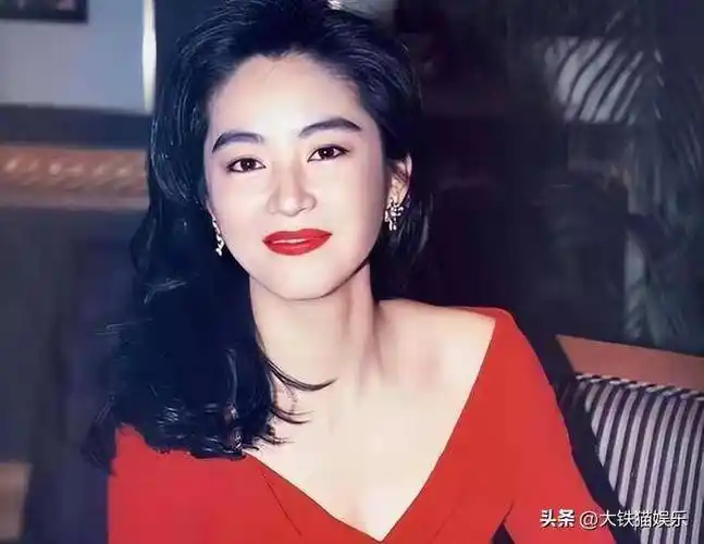 袁咏仪女生男相到底算不算大美人,看她和李嘉欣合影,就有答案了