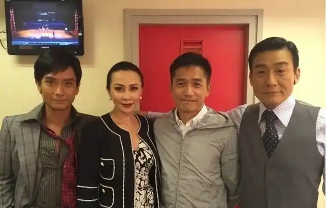 刘嘉玲晒梁朝伟与梁家辉合照一个娇羞一个无奈网友回忆杀