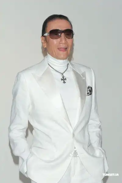 组图谢贤拒绝再婚再生育自嘲又老又没钱