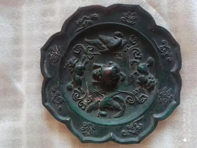 西安艺术品交易精品推荐:汉代青铜器青铜镜_东南周报网