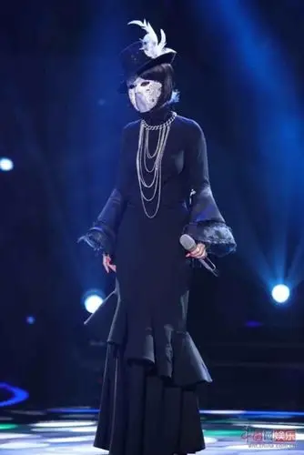"蒙面唱将"钻石女士是阿sa?杨丞琳微博评论引关注