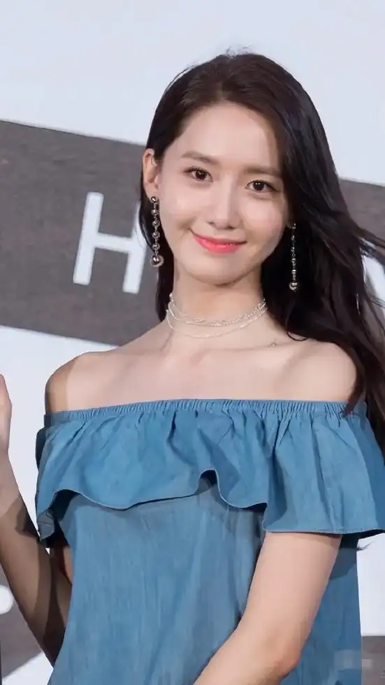 林允儿 #神仙颜值 总会有心情不好的时候,但是看着你甜甜的 - 抖音