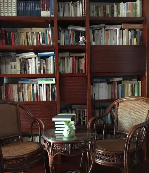 校报第561期聚焦 书斋之乐: 晒出来的教师书房