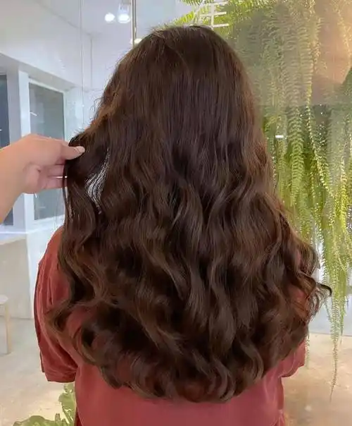 烫发怕老气?就选木马卷!_发型_卷发_弧度