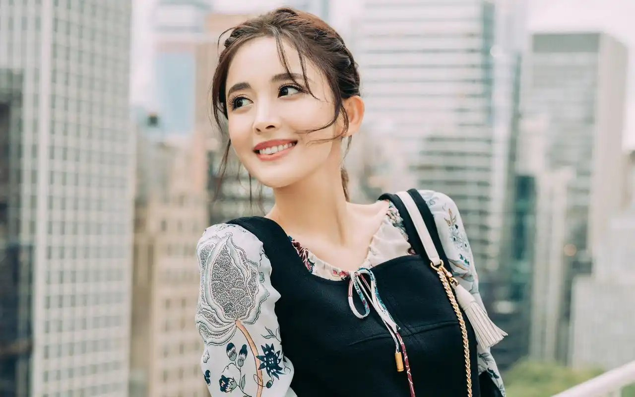 古力娜扎文艺复古写真高清电脑壁纸