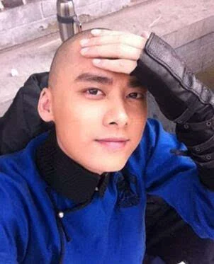 男星光头考验颜值:胡歌霍建华帅李易峰谢霆锋酷