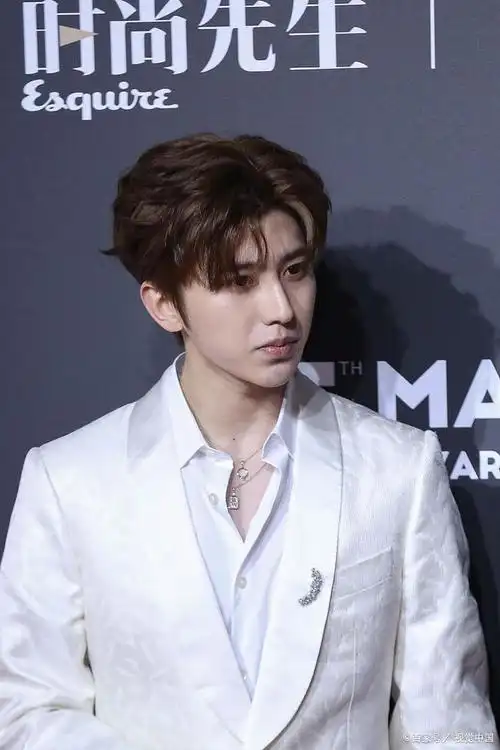 据网友爆料称,蔡徐坤2021年认识了c女士并发生关系,之后c女士怀孕