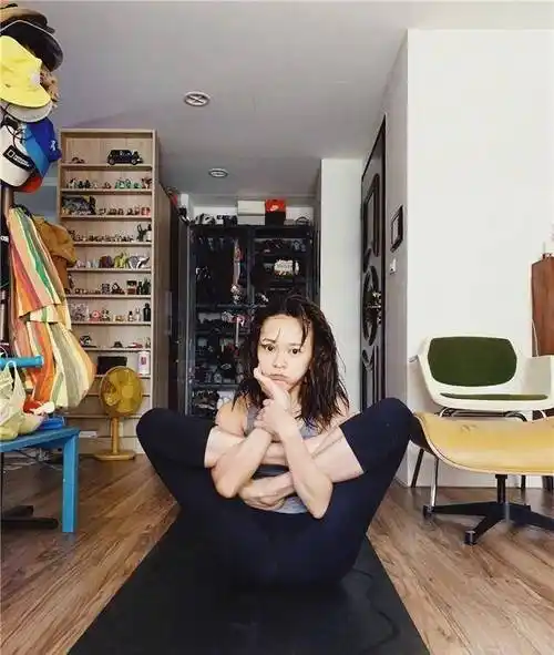 邓紫棋健身大秀马甲线,彻底摆脱"皮裤邓",身材直追袁姗姗_漂亮_因为