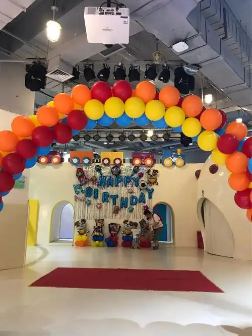 鲁一帆生日派对现场