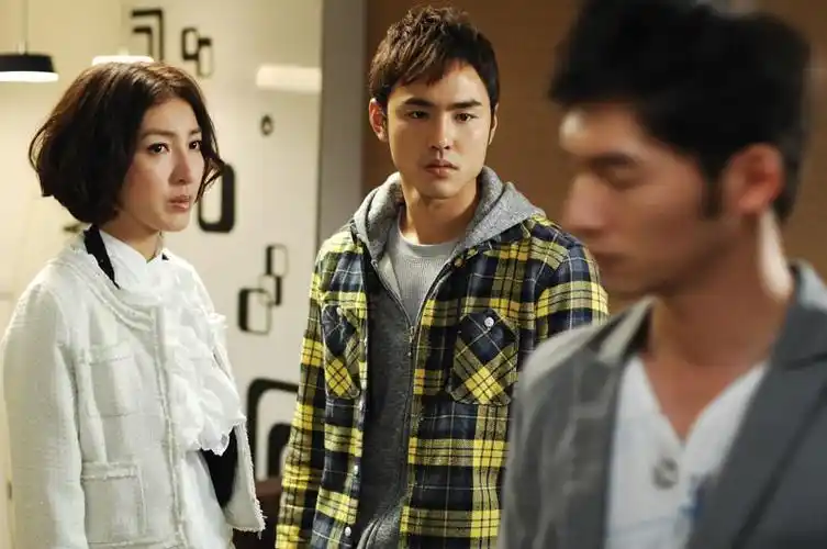 游泳选手出身,合作王菲走红出演偶像剧成收视保障