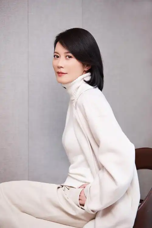 俞飞鸿温暖包裹着的美丽与淡然