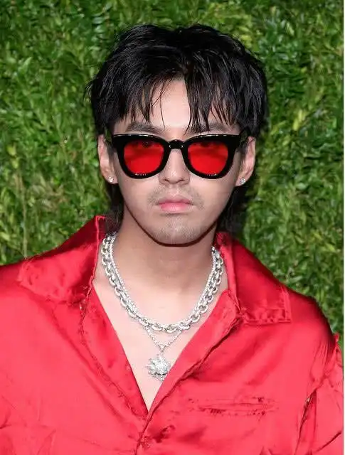 归国四子吴亦凡胡子拉碴,阔别昔日男神形象,彻底放飞自我了?