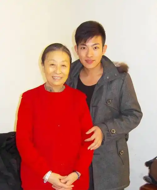 张慧宝_母亲_家庭