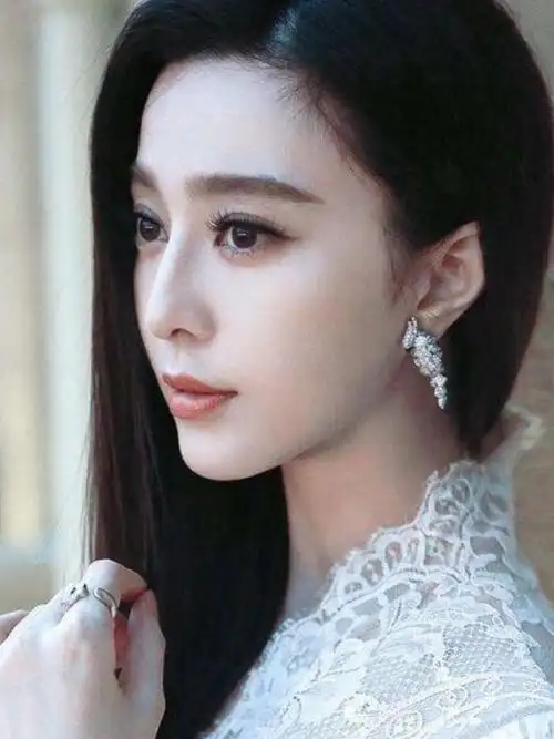 78范冰冰可以说也是一个超会保养的人了年龄越大越精致现在的范冰冰