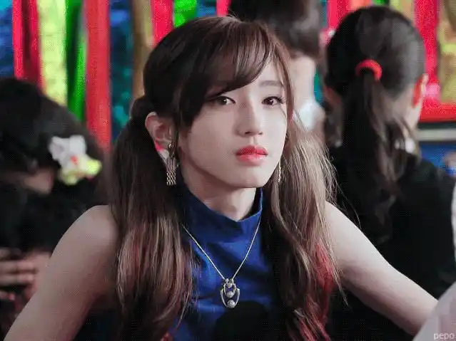 有时候,因为剧情需要,或者是在综艺节目中,男明星不得不男扮女装.