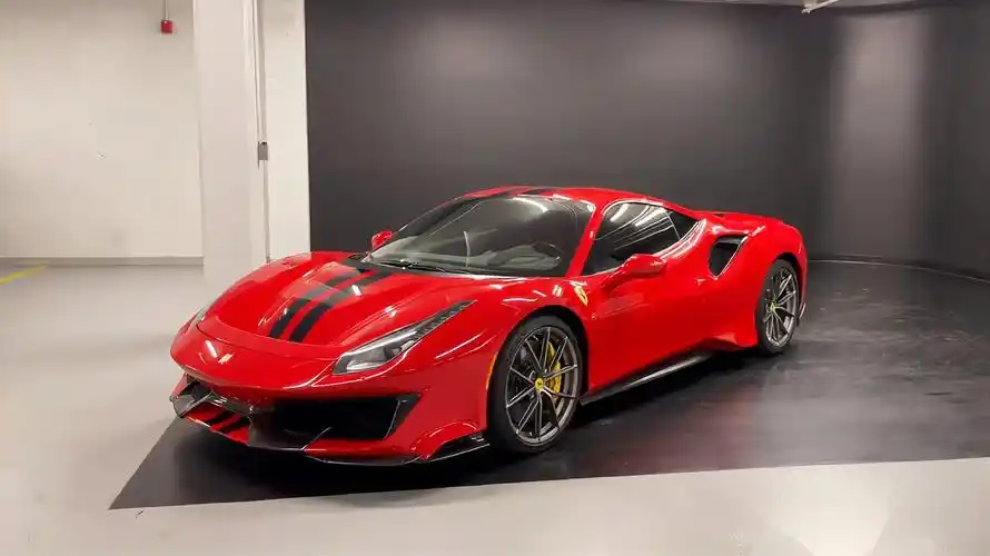 合法上路的赛车:法拉利488pista _易车视频