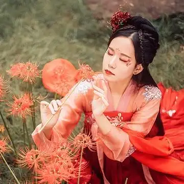 妖艳彼岸花红衣女子头像唯美古风真人头像