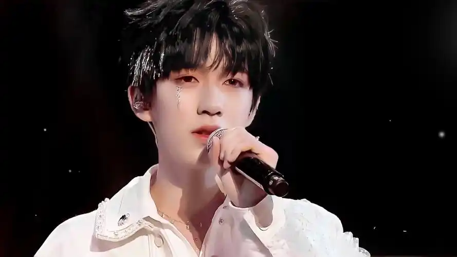 有没有贺峻霖的神图? - 知乎