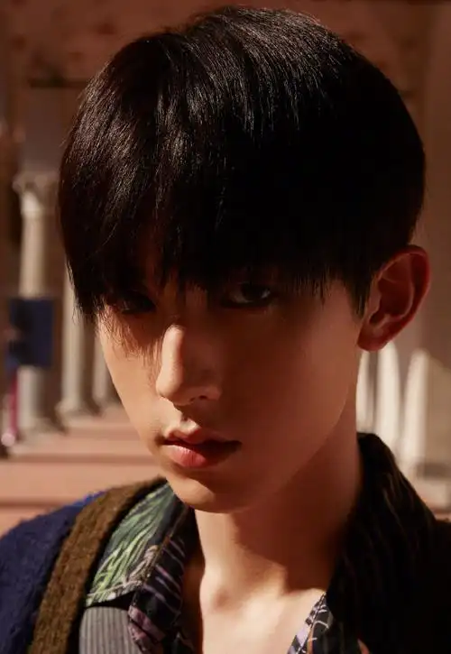 郭俊辰慵懒帅气写真图片29