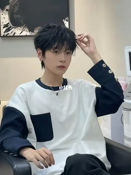 男士发型微分碎盖少年感黑发