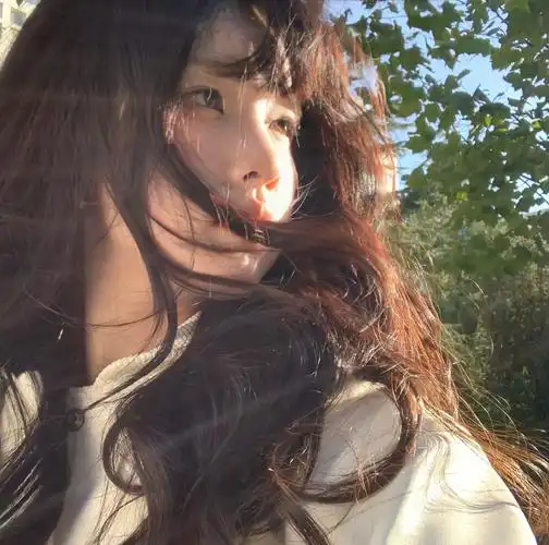 wechat小清新气质春天女生头像