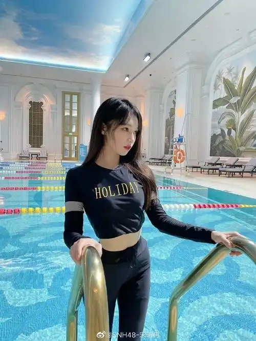 snh48超话  宋昕冉泳装近照合集93  冉冉身材绝对的丝芭天花板