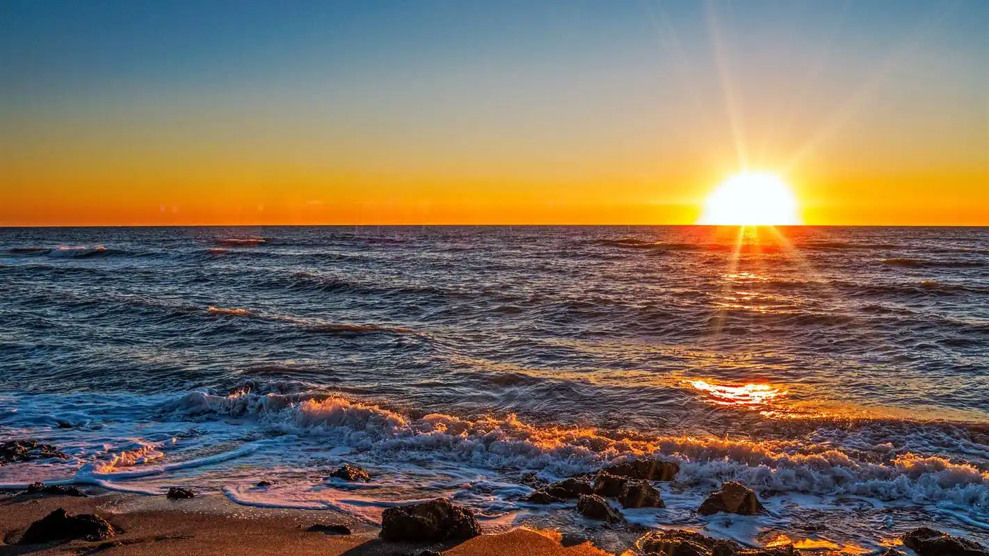 大海蓝色大自然风景高清桌面壁纸