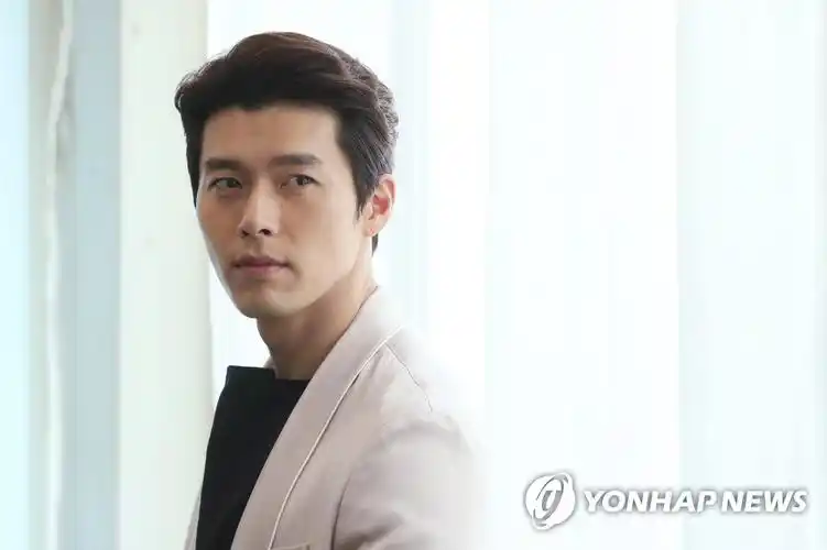 共助玄彬片场如战场铠甲需自备