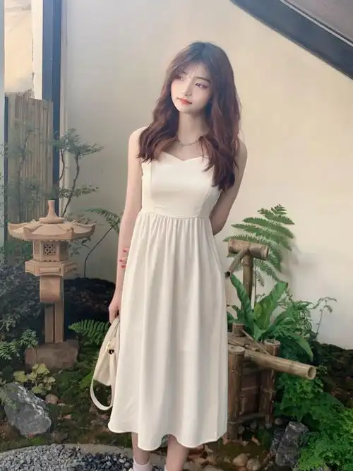 温柔风清新纯白色连衣裙初夏季新款女甜美修身显瘦吊带裙清纯长裙
