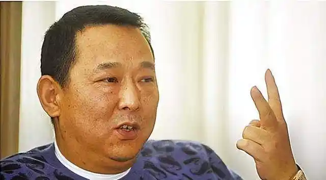 刘汉给村民报出极低价格,引起大家不满,村民与汉龙集团保安部员工发生