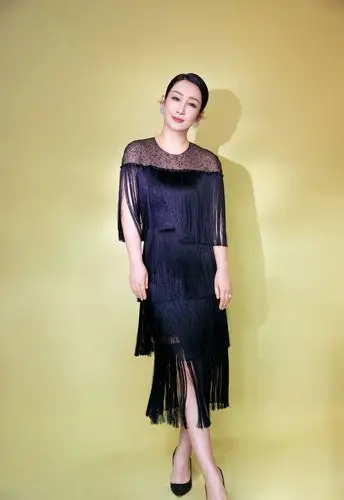 秦海璐黑裙性感浪漫写真图片[2/6]_明星_美桌网