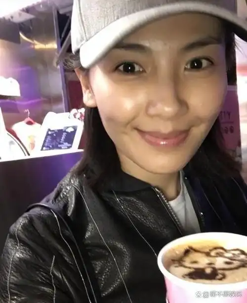 刘涛到底长啥样?看清她起床素颜照后,满脸沧桑太真实!