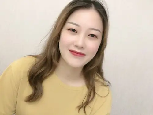 周末趁着休息就约小伙伴一起陪我把眉毛大事解决了,以_圈子-新氧美容