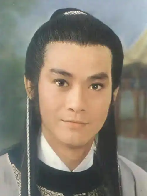 容忍丈夫找小三,屡遭背叛也要为郑少秋生孩子,沈殿霞的爱太卑微