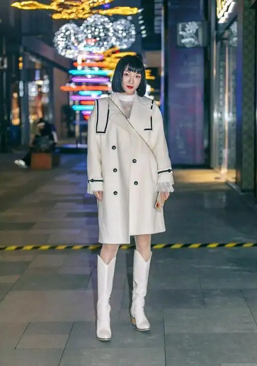 腿精们的冬天到了时尚又优雅的白色靴子让小姐姐们魅力大增