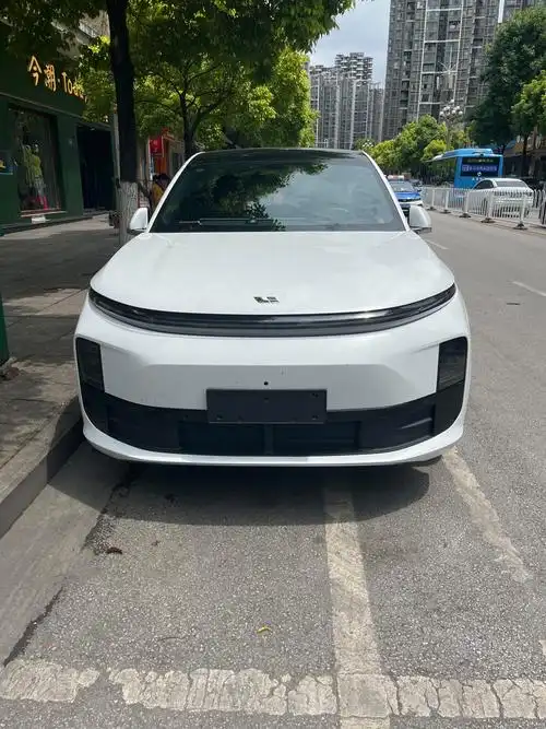 25万的车开出百万以上的舒适和性能_理想汽车