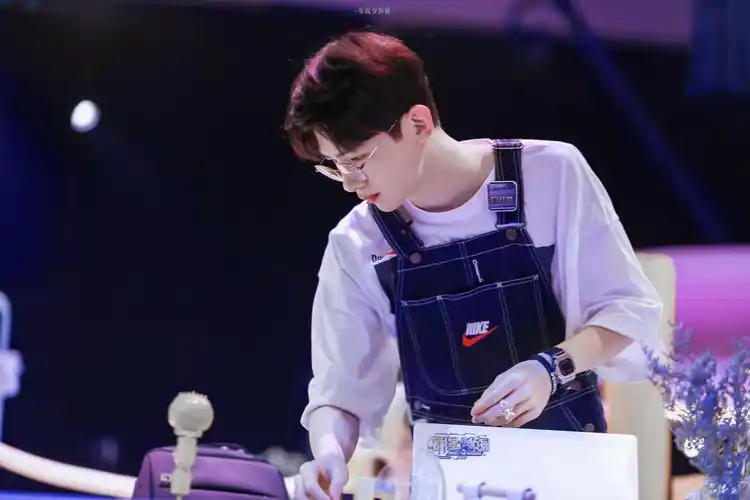 白敬亭 明星大侦探7815 - 堆糖,美图壁纸兴趣社区