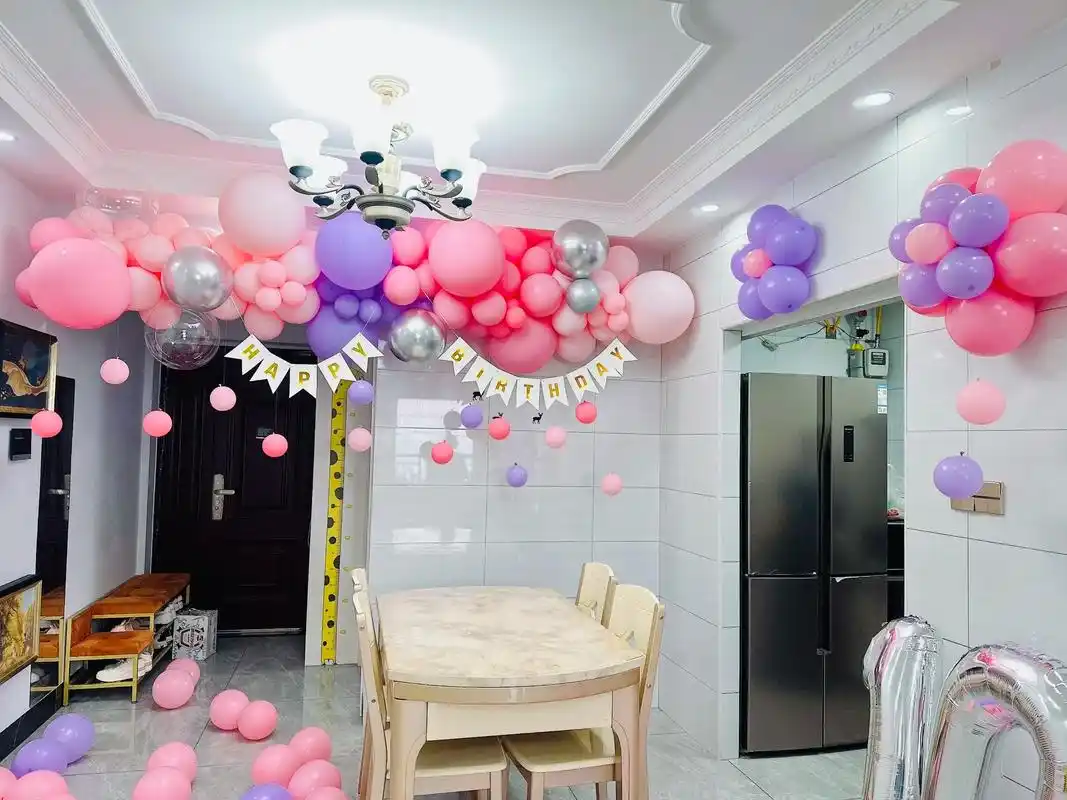 家里小预算生日惊喜布置少吃餐火锅就可安排.