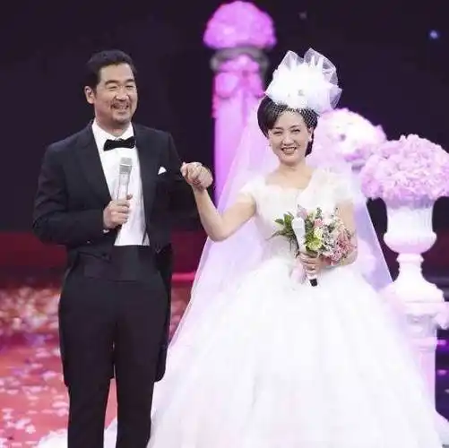 1子3女,儿子是他永远的痛,3个女儿却都为他赚足脸面_韩雨芹_邓婕_张默