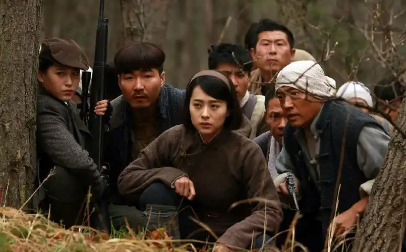 《飞哥大英雄》:抗日剧拍出涉案味